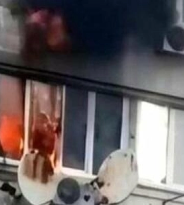 У Дніпрі спалахнула квартира: екстрені служби терміново евакуювали людей