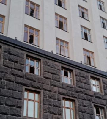 Зеленский уже поговорил с Макроном и Стере, коммуникация с партнерами продолжится