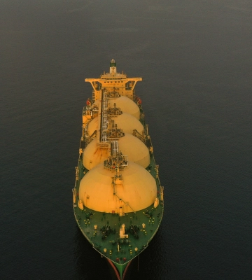 Из Ормузского пролива после длительной блокады выходят танкеры с нефтью и СПГ – СМИ