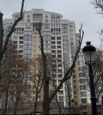 У Києві пошкоджено будинок із квартирами Зеленського та Міндіча