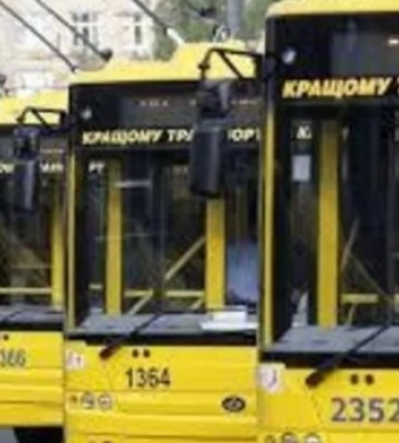 У вихідні транспорт Києва змінить маршрути: хто залишиться без звичної зупинки