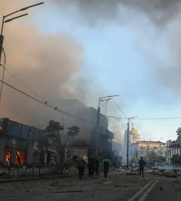 В Киеве возобновили движение трамваев после массированого российского обстрела
