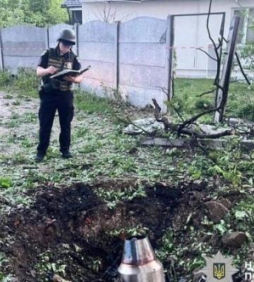Військові РФ атакували дронами Чернігів, горів будинок