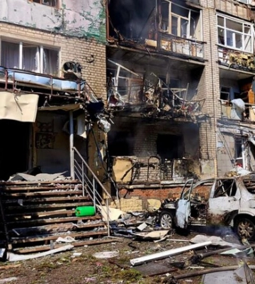 В Павлограде после вражеского удара вспыхнул пожар и повреждена многоэтажка