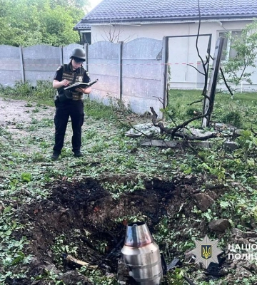 Поліція документує наслідки ударів рашистських військ на Чернігівщині. ФОТО