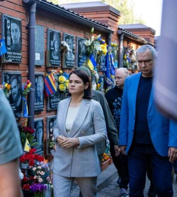 Лідер білоруської опозиції Тихановська прибула до Києва з першим візитом (, )