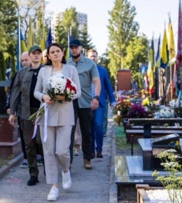 Тихановська почала візит до Києва з вшанування пам’яті загиблої білоруської доброволиці Зайцевої