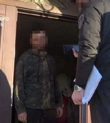 Землі оборонного підприємства на майже 16 млн грн незаконно оформили на приватні структури: викрито посадовця міськради на&amp;hellip;
