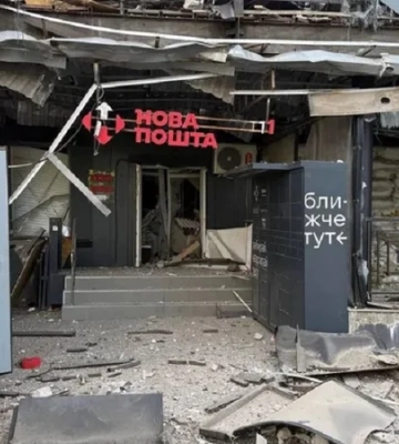 «Часть посылок под завалами». Россия ударила по отделению Новой пошты в Краматорске — фото