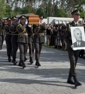 Под Киевом перезахоронили лидера ОУН Мельника и его жену