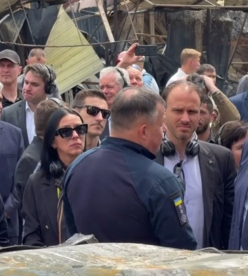 Посли іноземних держав відвідали місце удару на Лук'янівці в Києві