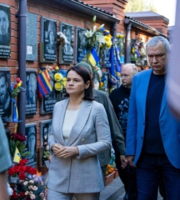 Тихановська у Києві: Режим Лукашенка несе відповідальність за обстріли України