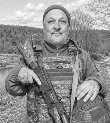 У Черкасах провели в останню путь солдата, який загинув під час виконання бойового завдання