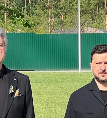 Ющенко: Ми зобов'язані повернути в Україну прах Мазепи та Орлика