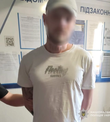 У Львові поліцейські затримали злодюгу, який з ножем напав на літню жінку