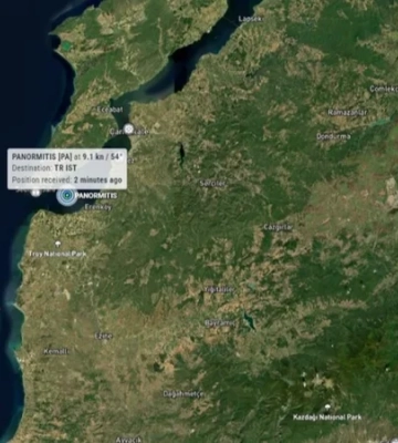 Російське судно з краденим українським зерном, якому відмовили Ізраїль і Туреччина, повертається у Чорне море