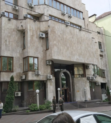 Франція не евакуюватиме посольство попри погрози РФ новими атаками на Київ