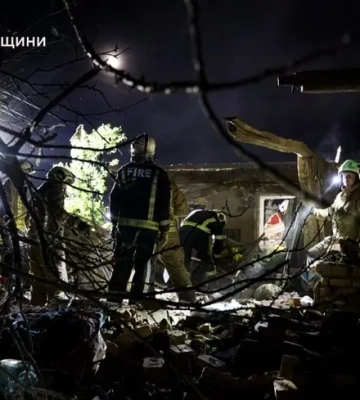 На Полтавщині пошкоджено будинок та інфраструктуру: у ДСНС показали наслідки російського удару