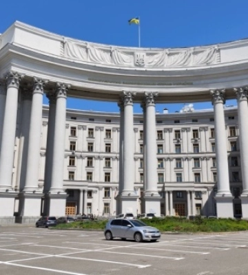 доброго ранку


"Загальний рівень безпекових загроз для Києва не змінився": у МЗС зробили заяву на тлі погроз РФ щодо нових ударів