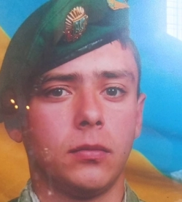 Помер від важкої хвороби: на Волині поховали ветерана Романа Шнита 