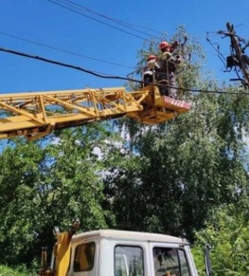 Без електроенергії залишилися споживачі шести областей: де немає світла