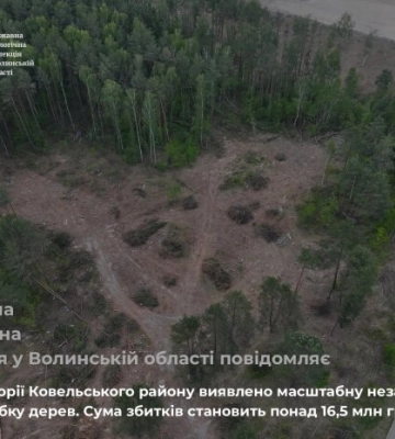 Волонтерки з Волині за 3,5 року пошили понад 2 тисячі антидронових плащів для військових