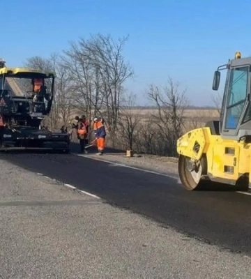 Фірма експосадовця виграла право утримувати дороги на Одещині за 230 мільйонів