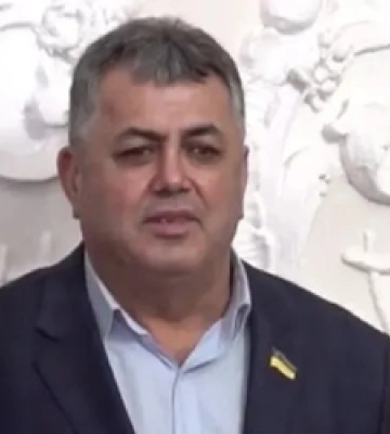 Фермер напав на мера: у міській раді на Дніпропетровщині – кривава різанина