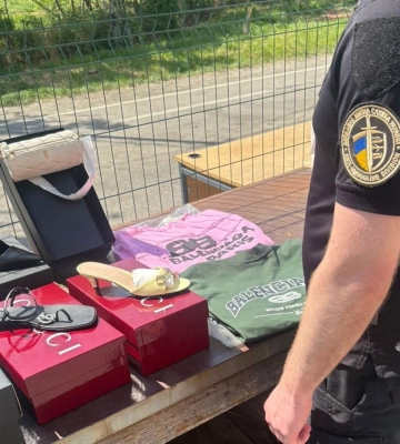На Закарпатті митники вилучили люксові бренди на пів мільйона гривень