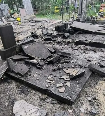 Перебувала на кладовищі в момент атаки: у Сновську 40-річна жінка зазнала осколкових поранень