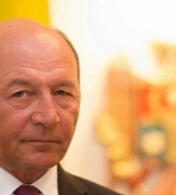 Мая Санду повернула громадянство Молдови експрезиденту Румунії Траяну Бесеску
