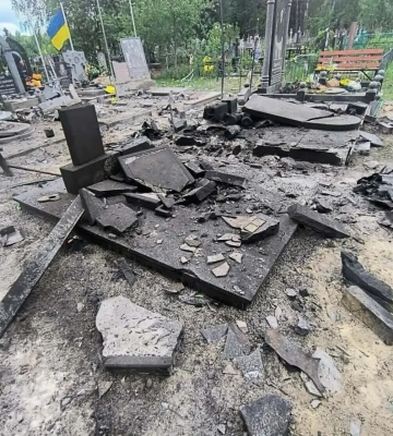 Перебувала на кладовищі в момент атаки: у Сновську 40-річна жінка зазнала осколкових поранень