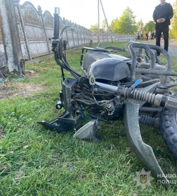 На Волині мотоцикліст злетів з дороги: чоловік отримав важкі травми  