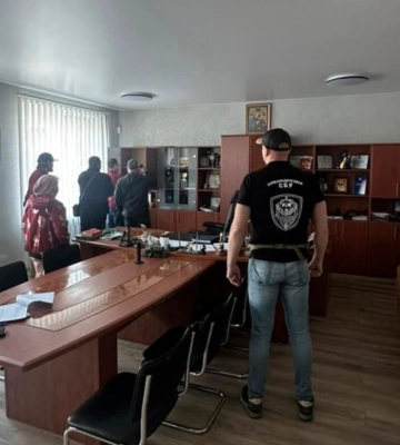 Управління поліції у трьох областях обшукували через прикриття «порноофісів»
