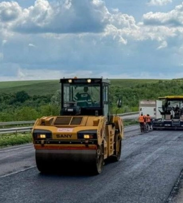 Трасу Київ — Одеса терміново ремонтують: де працює техніка