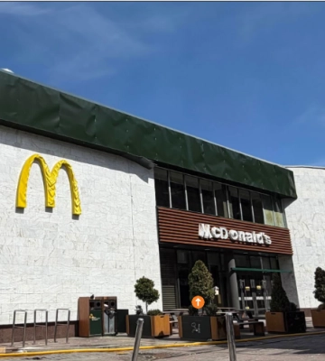 McDonald’s на столичной Лукьяновке возобновил работу после российского удара