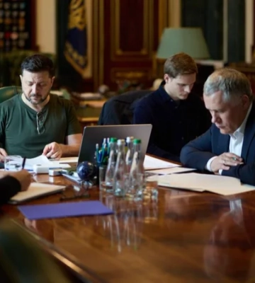«Європа має відповідні можливості». Зеленський обговорив із фон дер Ляєн постачання антибалістики для України