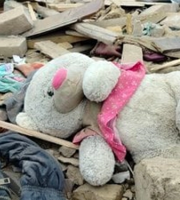 Зверский удар по Херсону: вражеские снаряды разорвались на детской площадке, есть жертвы