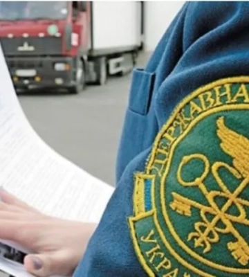 Збитки на 800 мільйонів: На Волині роками працювала схема з фальшивим розмитненням авто. Що відомо?