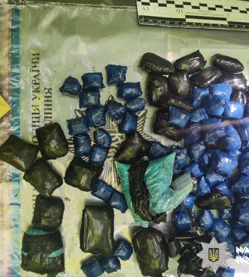 Волиняни розклали в лісі на Рівненщині 100 "закладок" із наркотиками