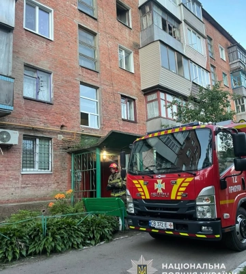 У Прилуках під час пожежі у квартирі врятовано неповнолітнього хлопця з інвалідністю