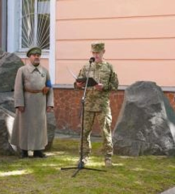 У Полтаві вшанували Симона Петлюру за участі військових