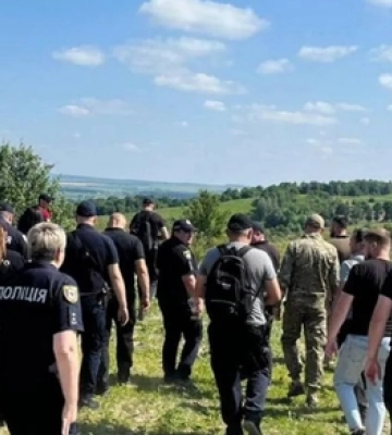 З квадрокоптерами та собаками: на Волині шукали зниклого неповнолітнього