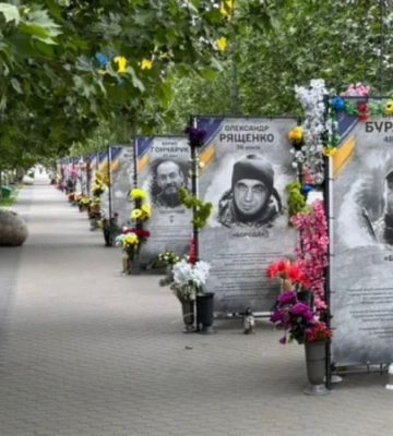 На Київщині покарали батьків дівчат, які на Алеї Слави слухали російську музику і танцювали