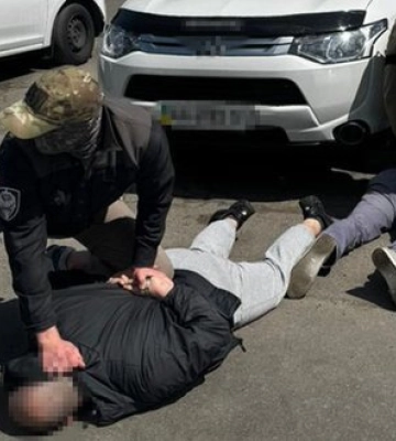 Под прикрытием благотворительных фондов зарабатывали на уклоняющихся от уплаты налогов: задержаны дельцы в Киевской области, -&amp;hellip;