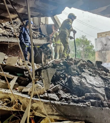 Удар по Конотопу: під завалами знайшли тіло загиблої жінки (оновлено)