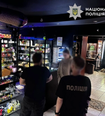 В Киеве выявили схему незаконного сбыта «электронок» и вейпов, изъято продукции на 12 млн грн
