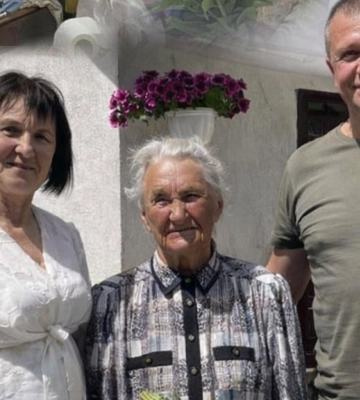 Три долі — одна мудрість: у громаді на Волині привітали 90-річних ювілярок