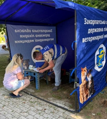 Безкоштовну вакцинацію домашніх тварин проти сказу проводять в Ужгороді
