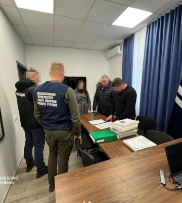 16 пікапів для армії із переплатою: судитимуть ексначальника обласного ТЦК на Рівненщині, - Офіс Генпрокурора. ФОТО